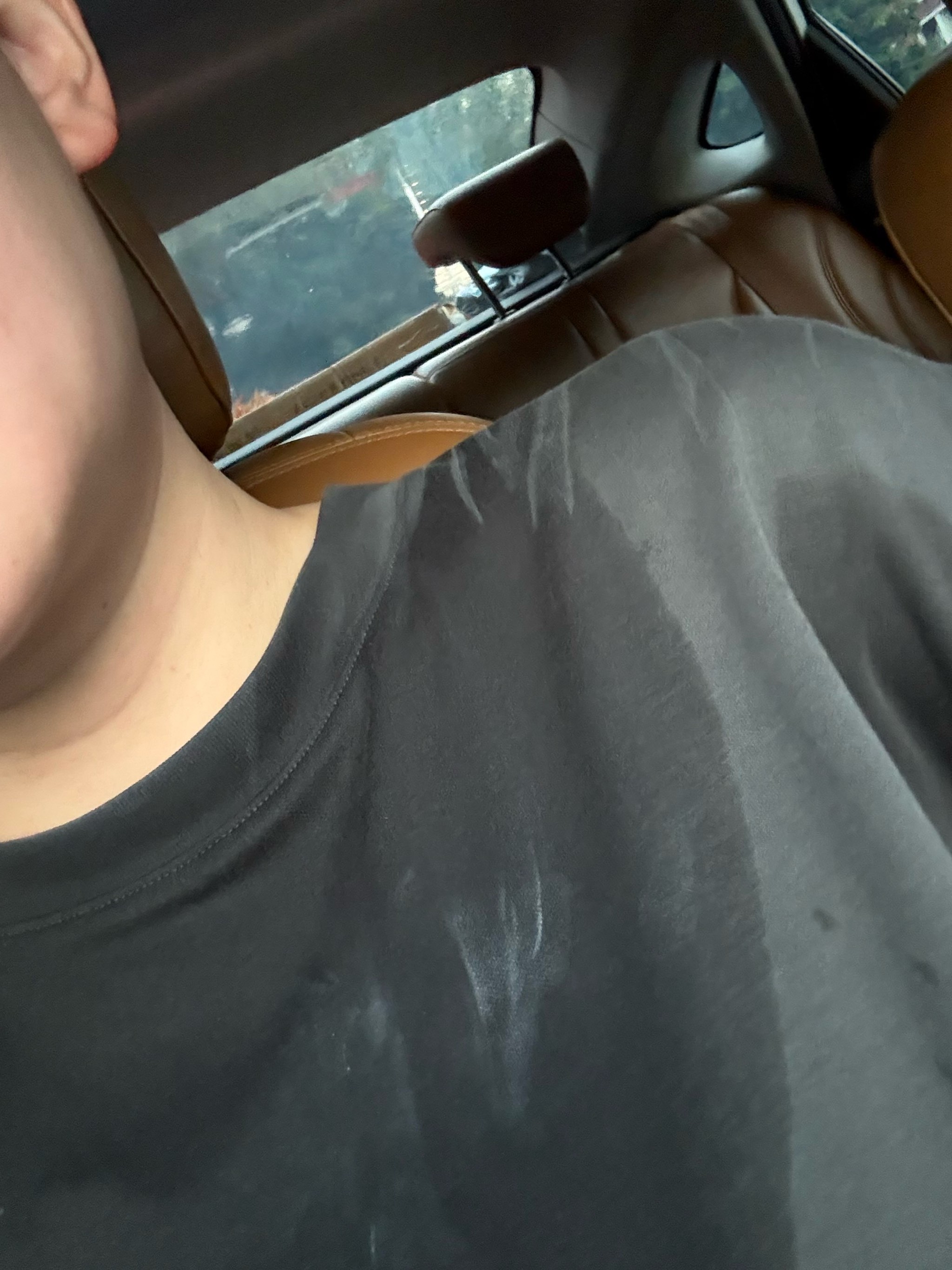 凭借浓眉和 凭借浓眉和